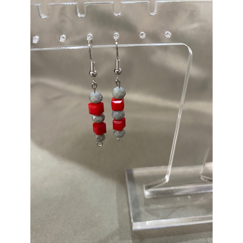 Handmade Women's Gray and‎ Red Beaded Earrings